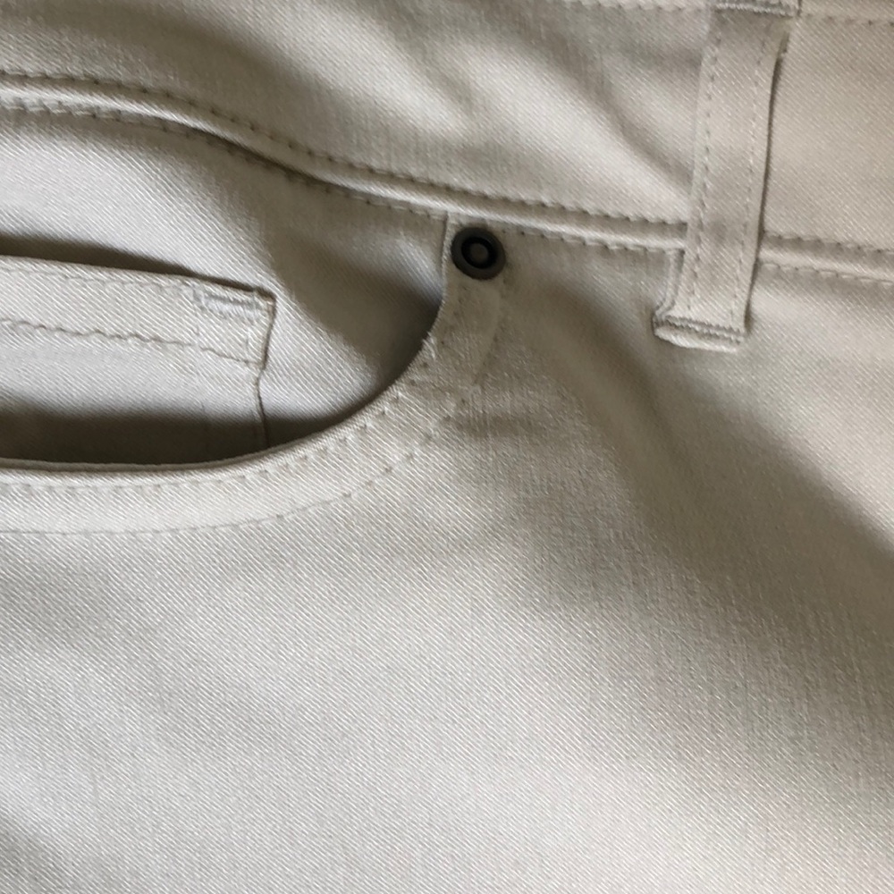 IZOD  CROP JEANS REALLY STRETCH. - Picture 4 of 8
